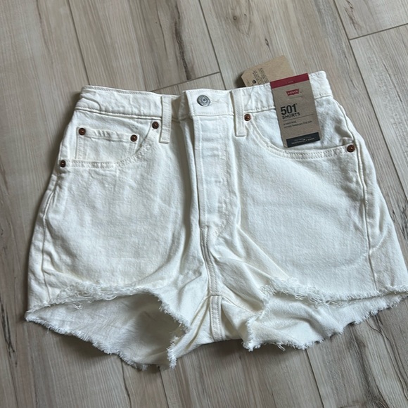 Women's Levi's® 501™ Original Jean Shorts - Picture 2 of 4